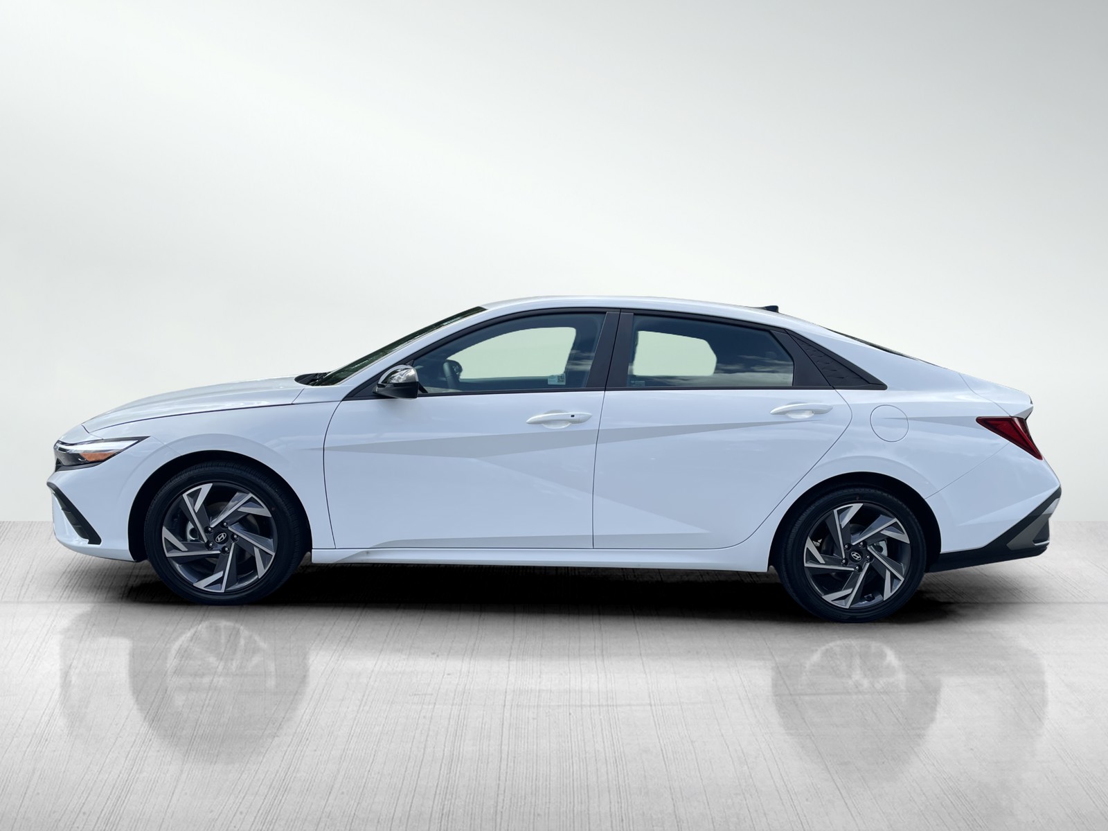 2025 Hyundai Elantra Hybrid SEL Sport photo 3
