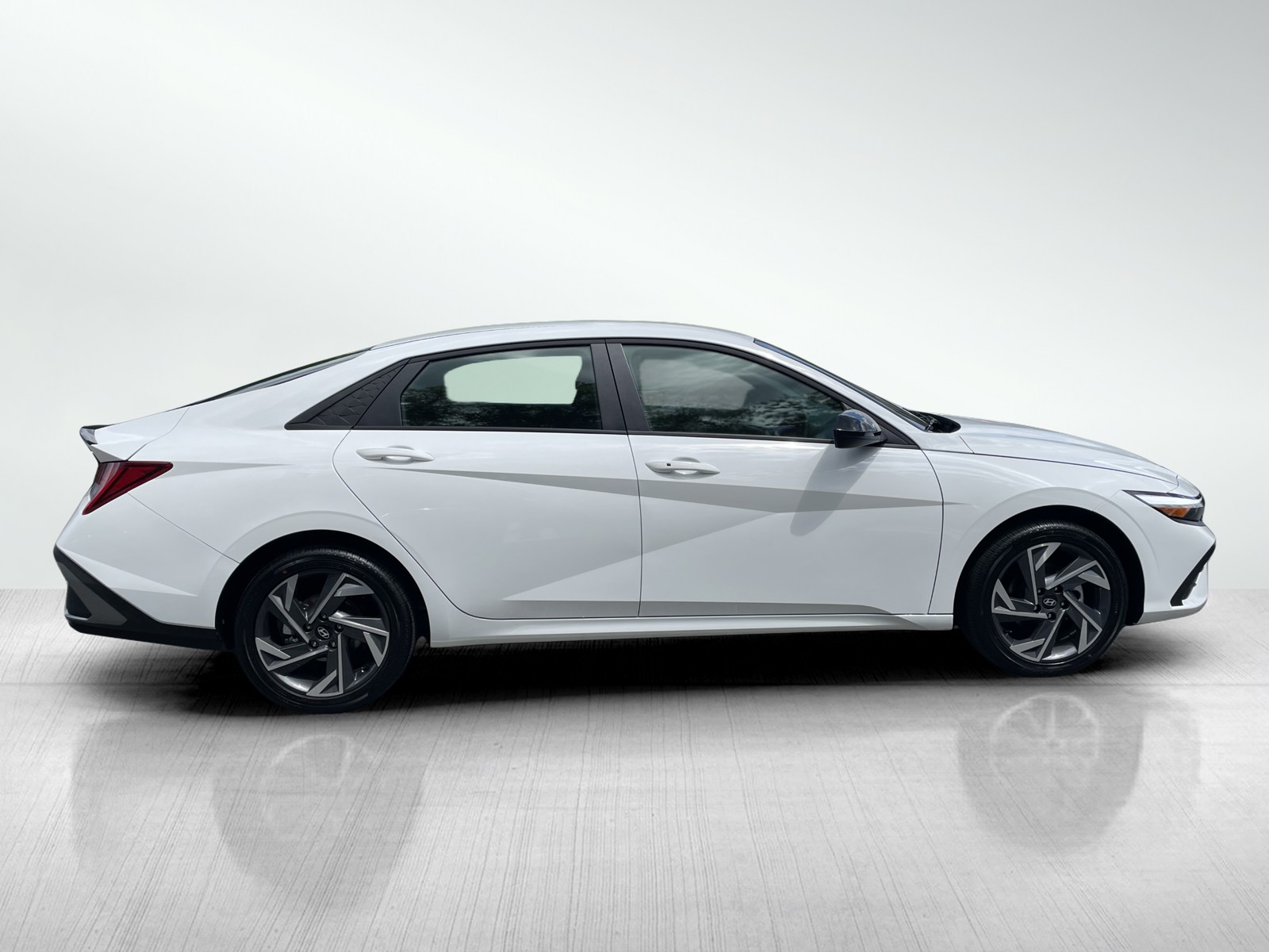 2025 Hyundai Elantra Hybrid SEL Sport photo 4