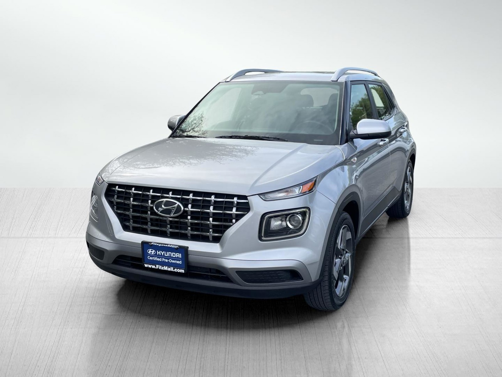 2023 Hyundai Venue SEL photo 2