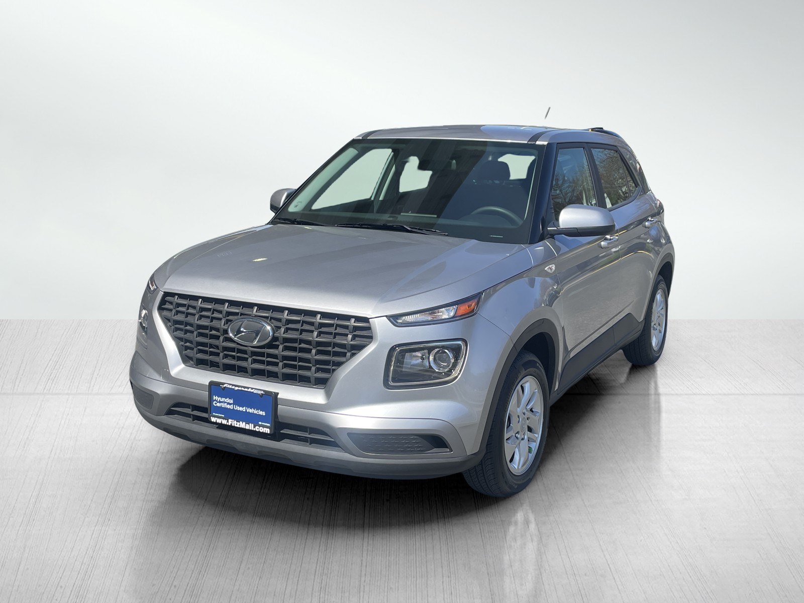2024 Hyundai Venue SE photo 2