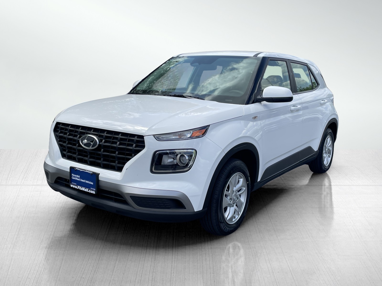 2024 Hyundai Venue SE photo 2