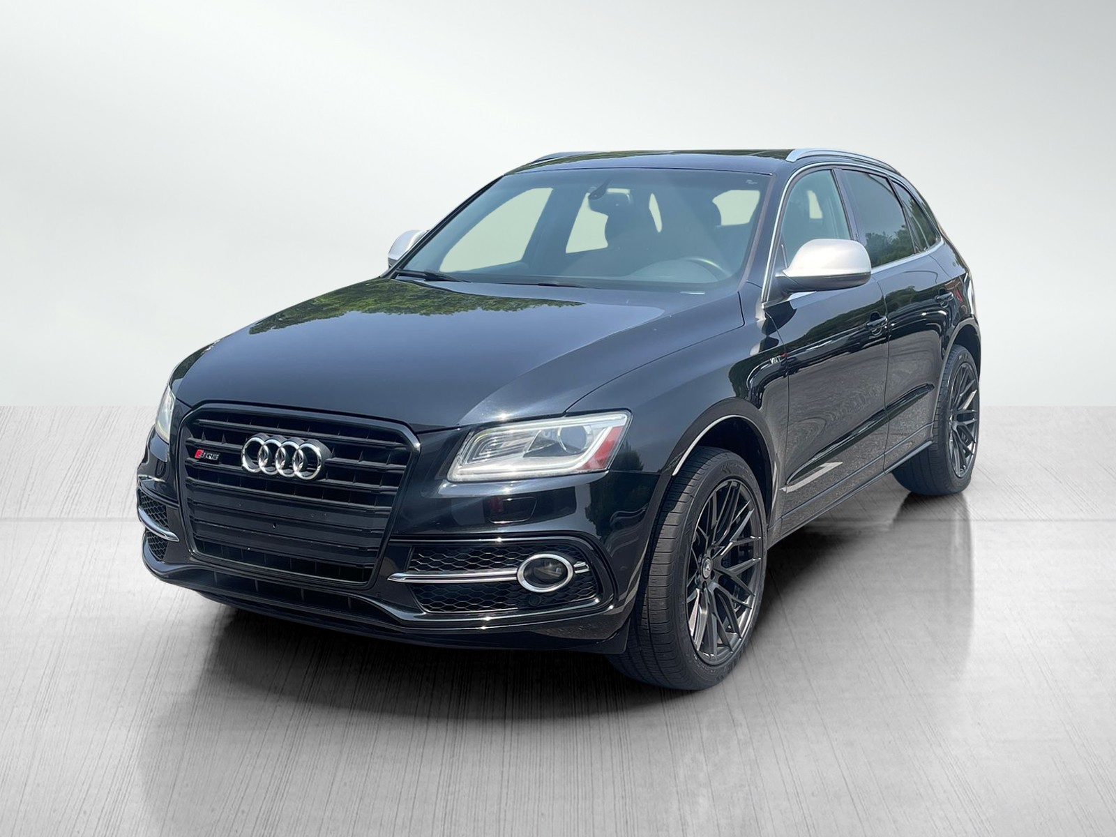 2014 Audi SQ5 Prestige photo 2