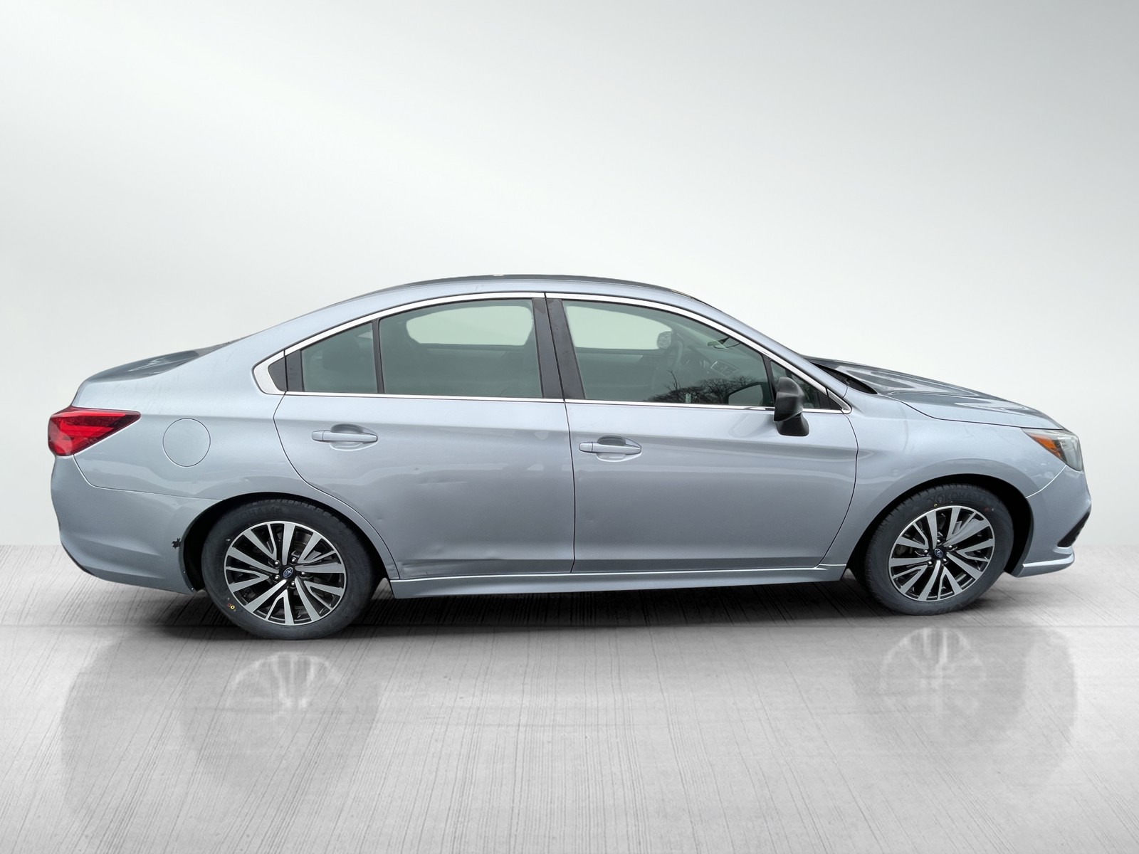 2019 Subaru Legacy 2.5i photo 4
