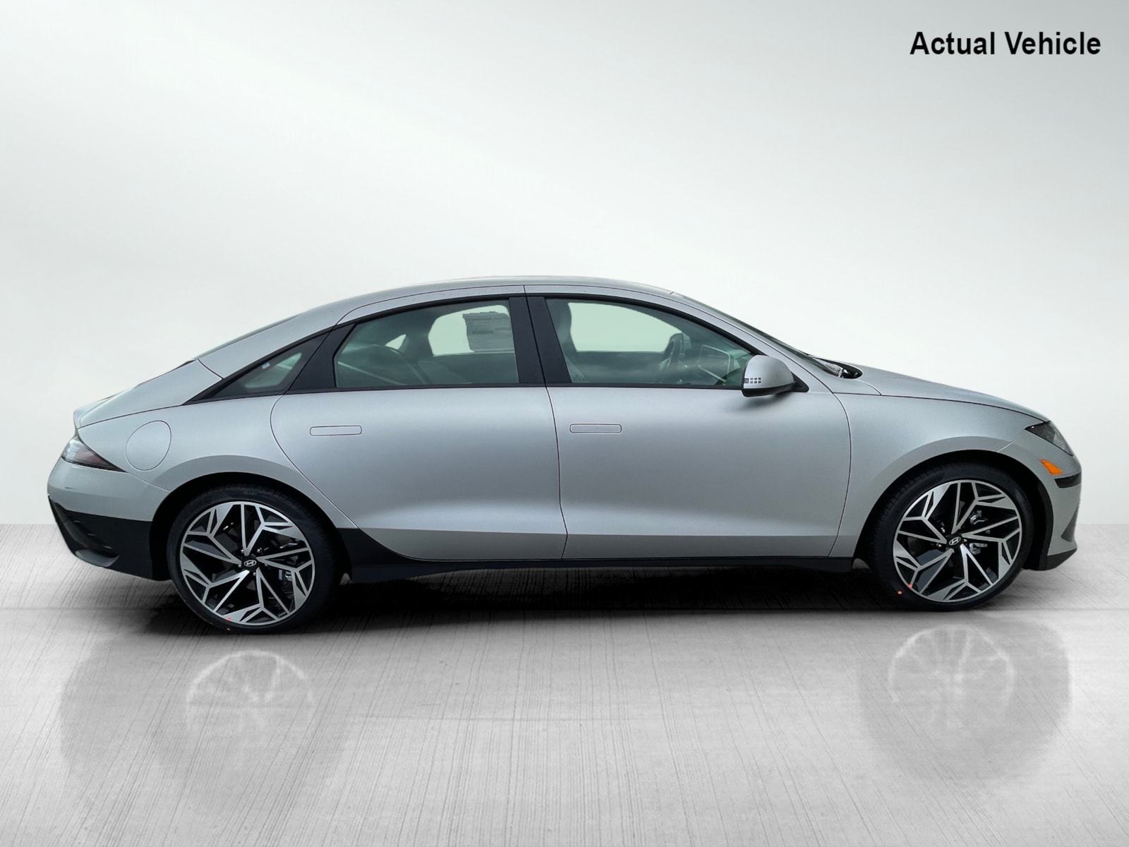 2025 Hyundai Ioniq 6 SEL photo 4