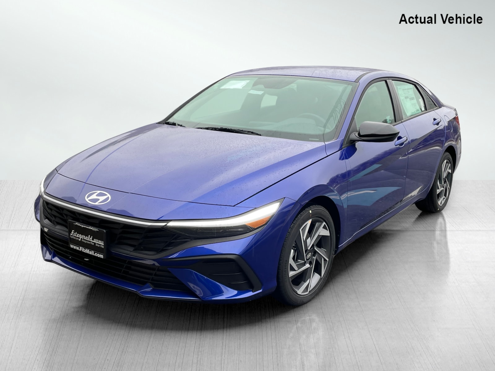 2025 Hyundai Elantra SEL Sport photo 2