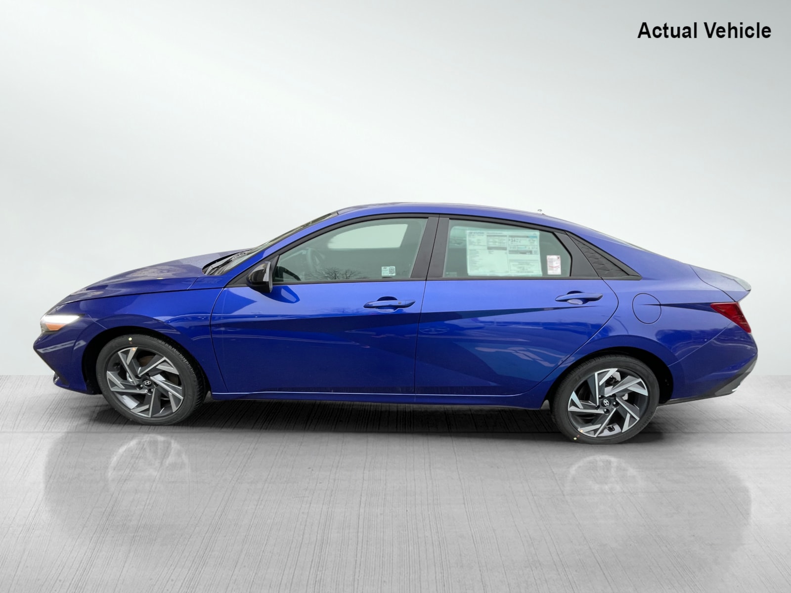 2025 Hyundai Elantra SEL Sport photo 3