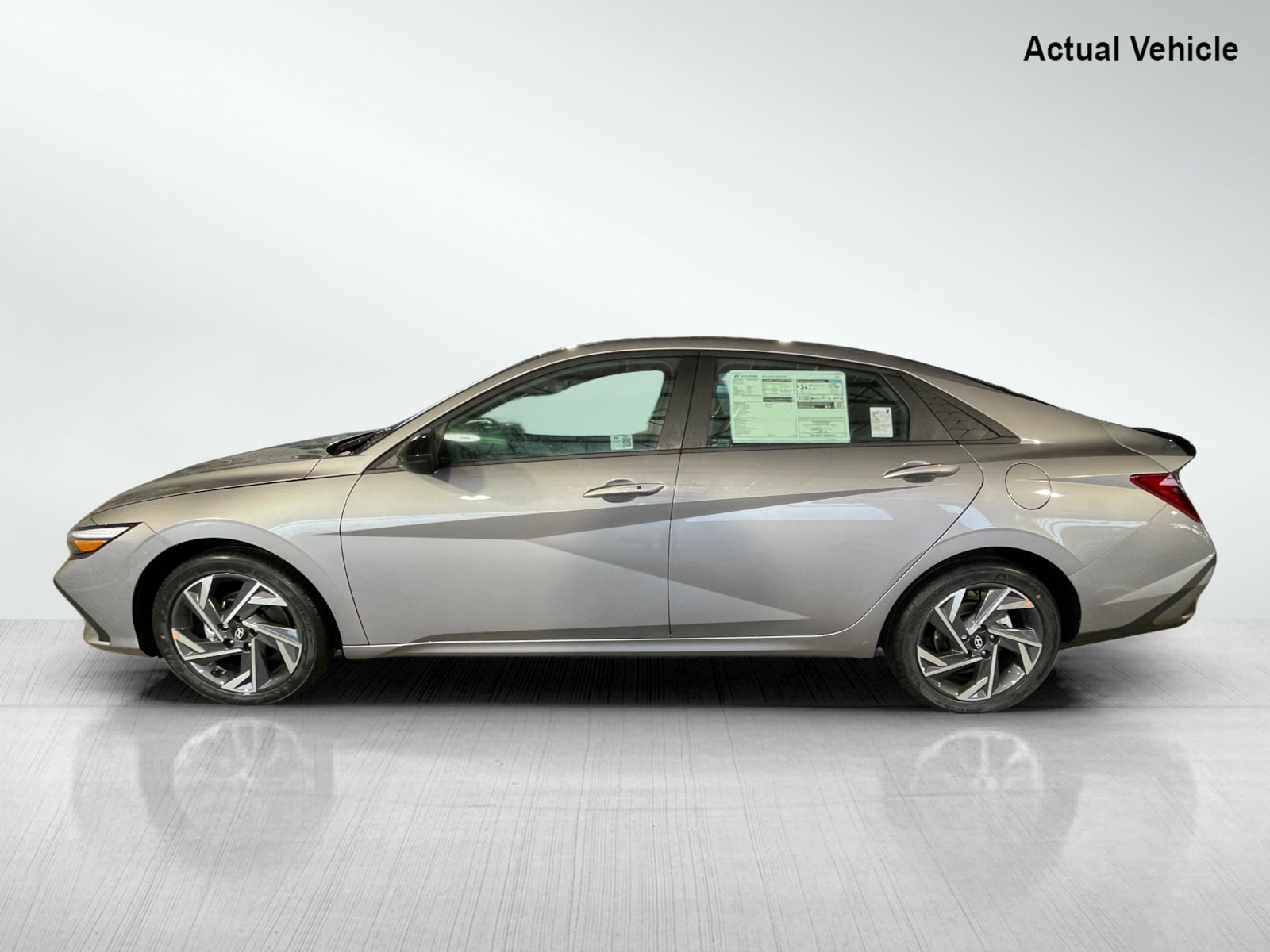 2025 Hyundai Elantra SEL Sport photo 3