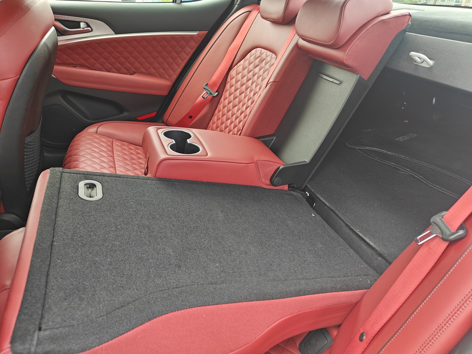 2023 Genesis G70 3.3T photo 12