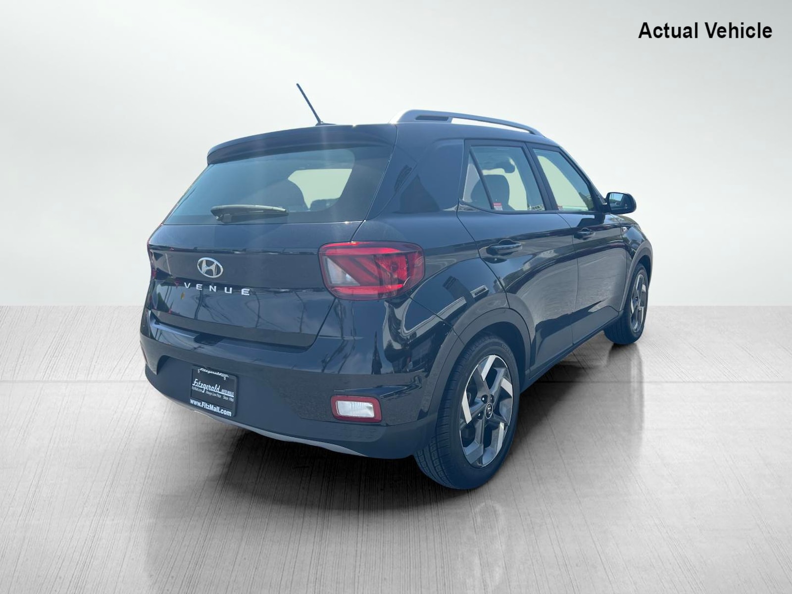 2023 Hyundai Venue SEL photo 2