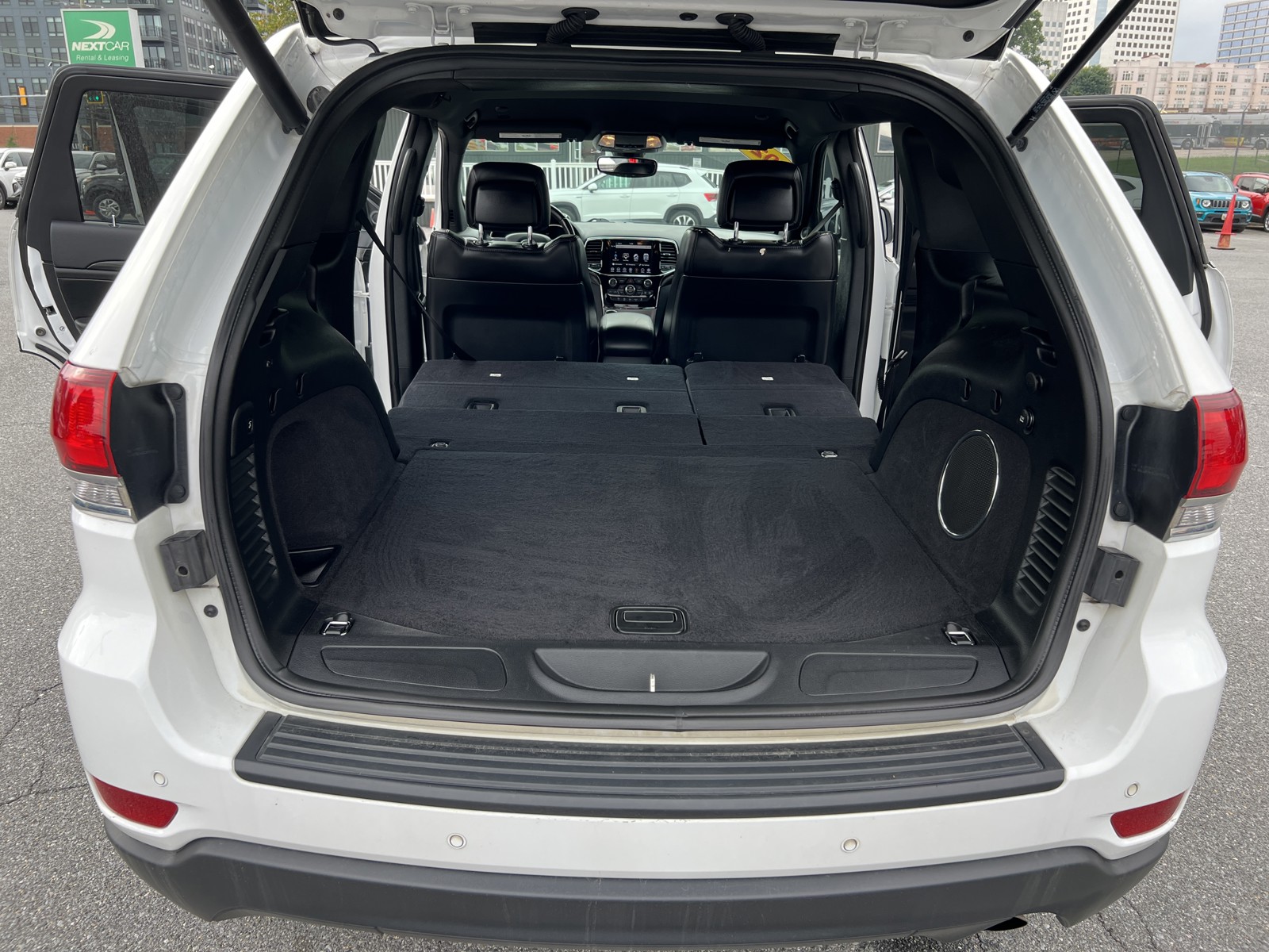 2020 Jeep Grand Cherokee Laredo E photo 18