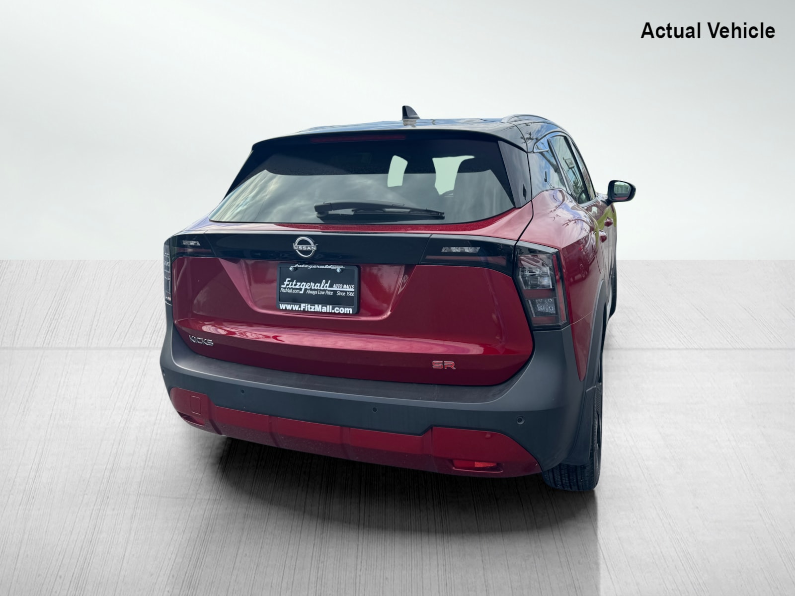 2025 Nissan Kicks SR photo 3