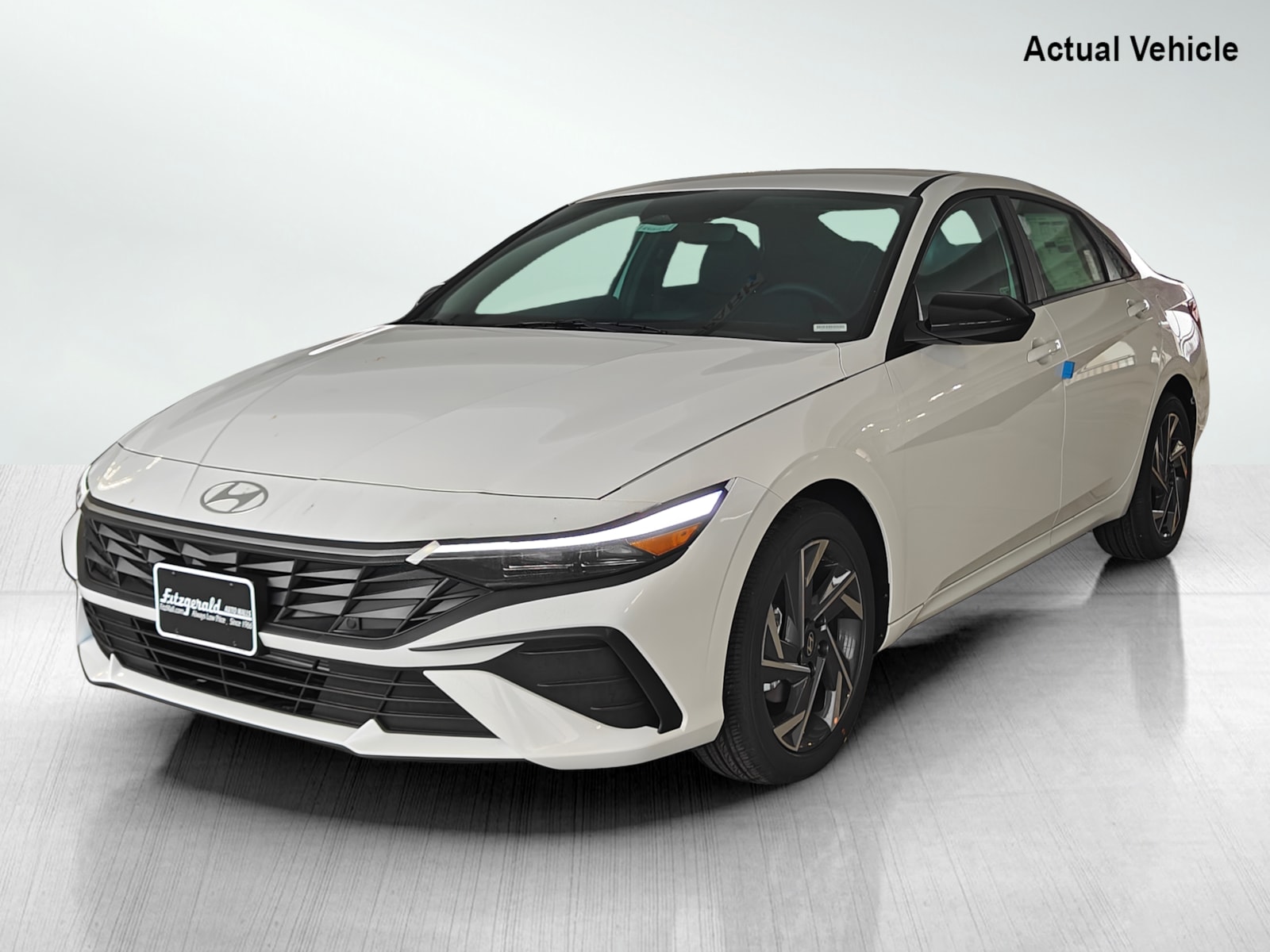 2025 Hyundai Elantra SEL Sport photo 2