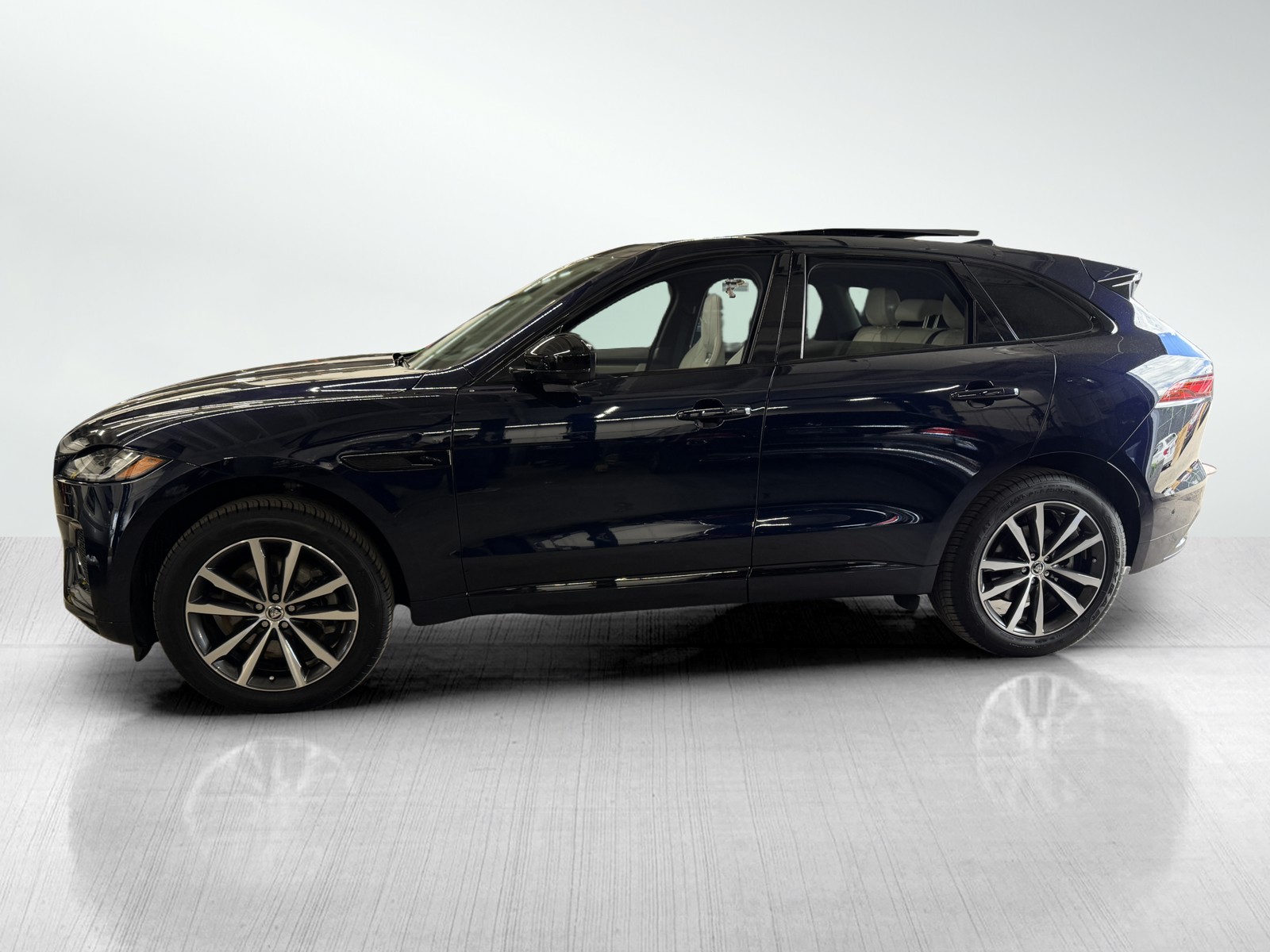 2024 Jaguar F-PACE P400 R-Dynamic S photo 3