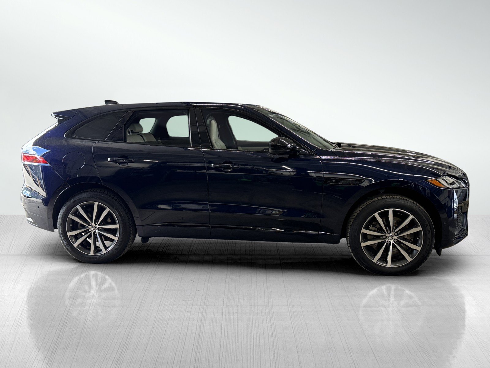 2024 Jaguar F-PACE P400 R-Dynamic S photo 4