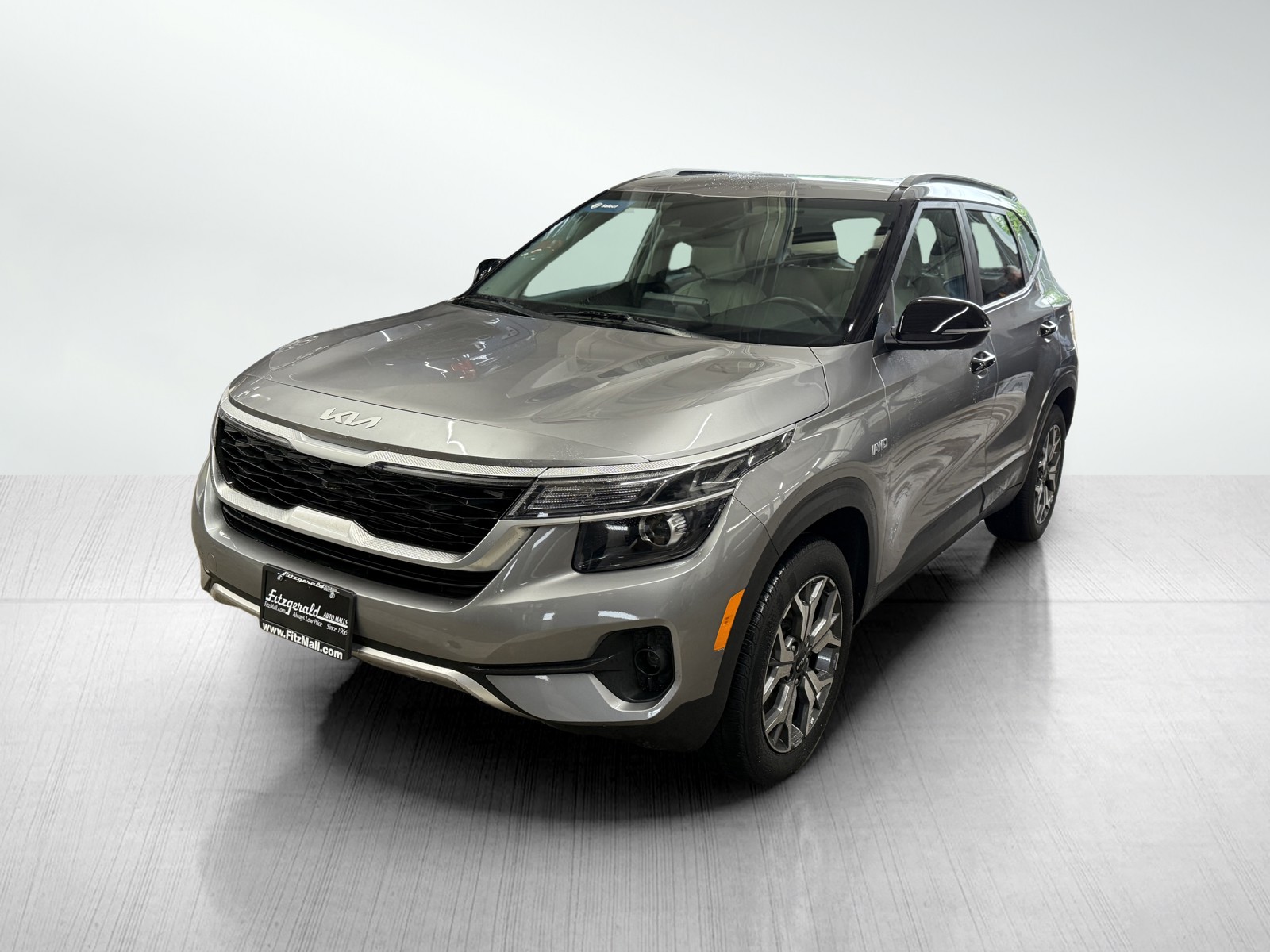 2022 Kia Seltos EX photo 2