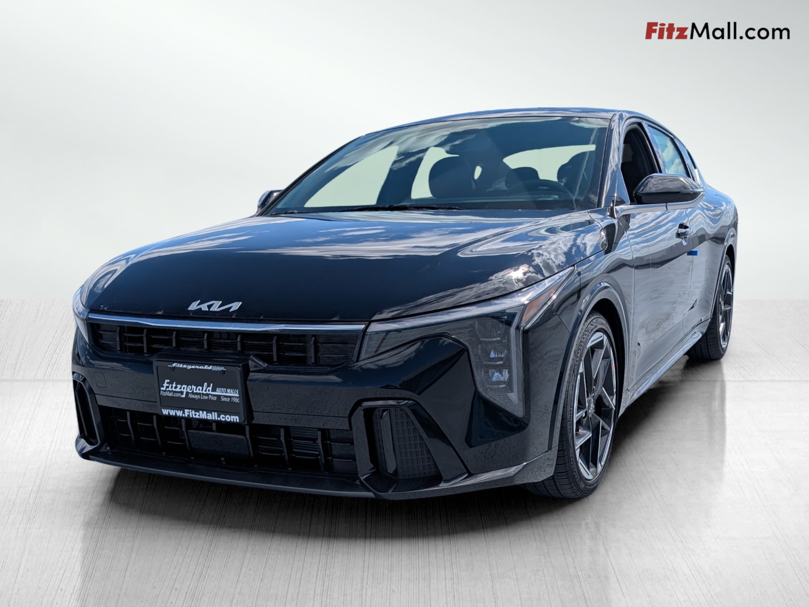 2025 Kia K4 GT-Line photo 2