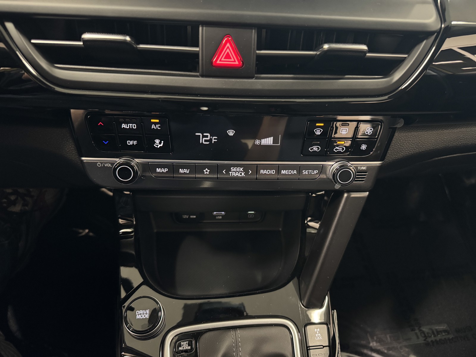 2024 Kia Seltos photo 17