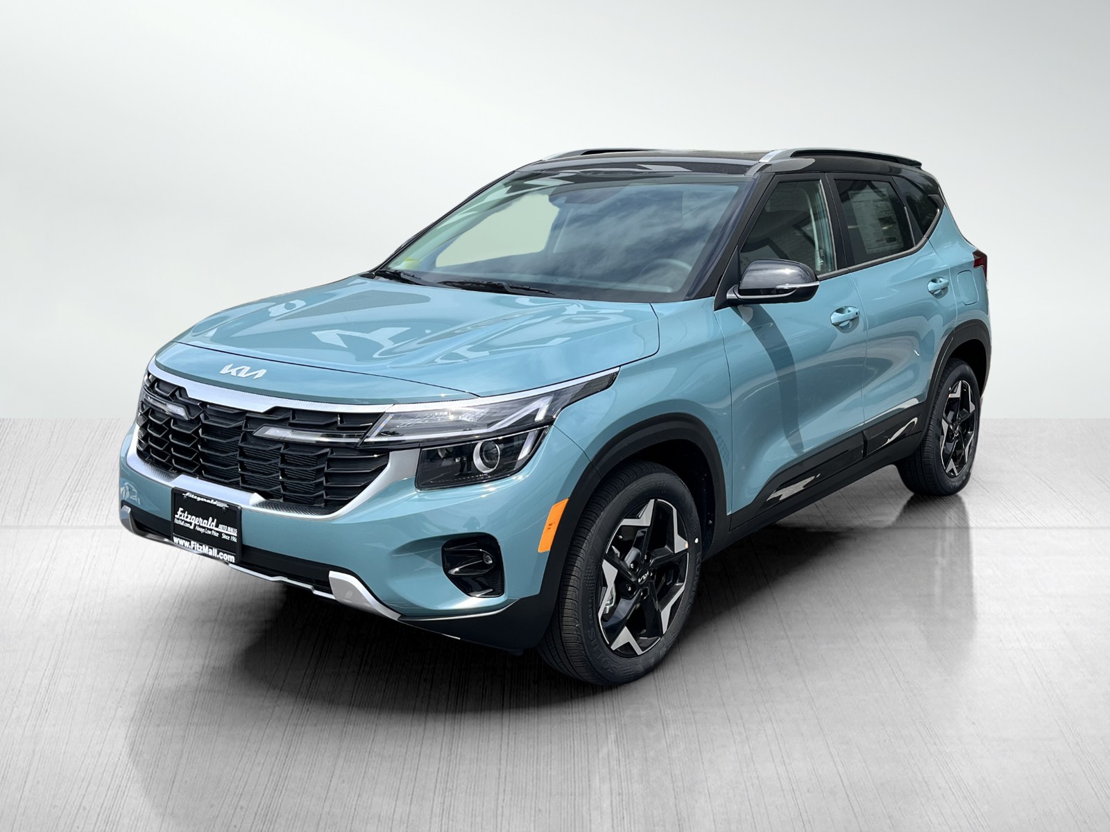 2025 Kia Seltos S photo 2