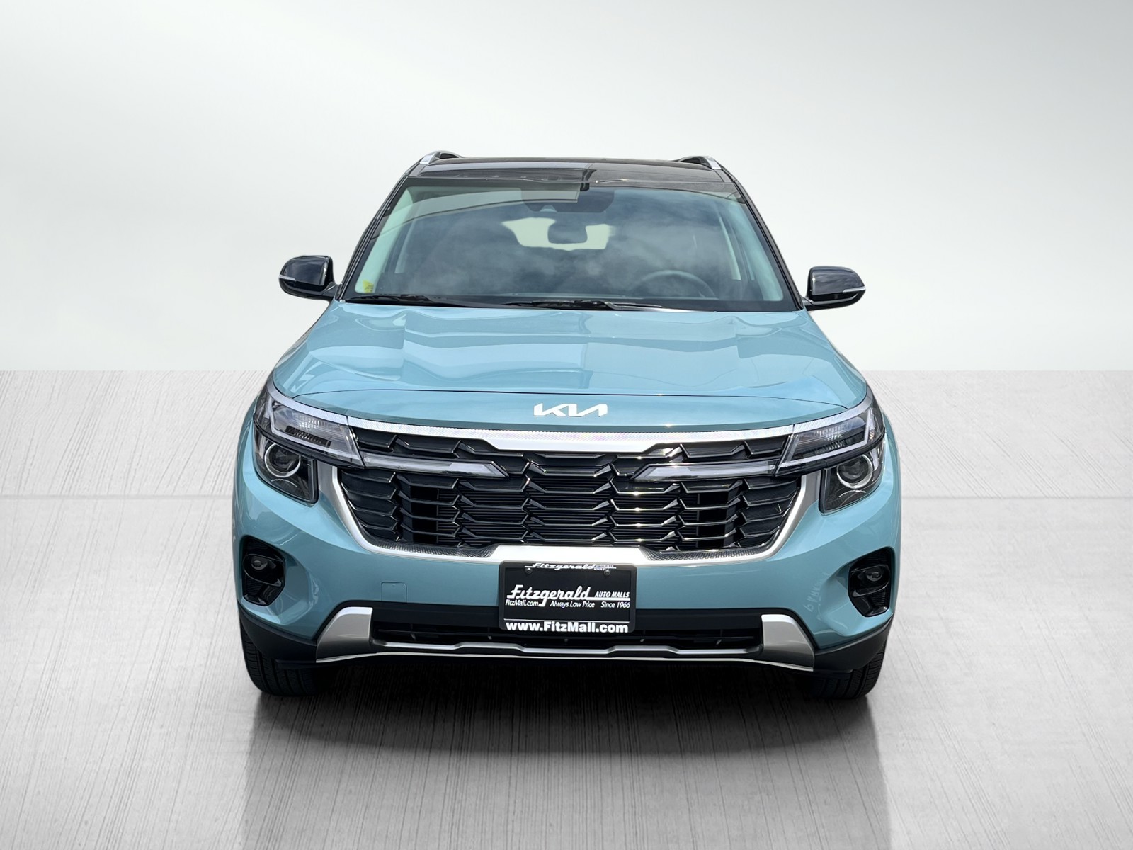2025 Kia Seltos S photo 3
