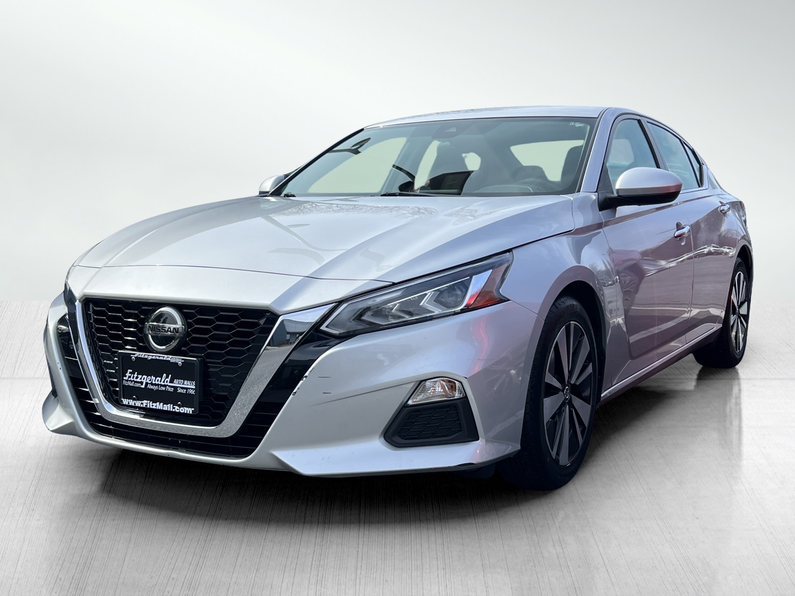 2022 Nissan Altima 2.5 SV photo 2