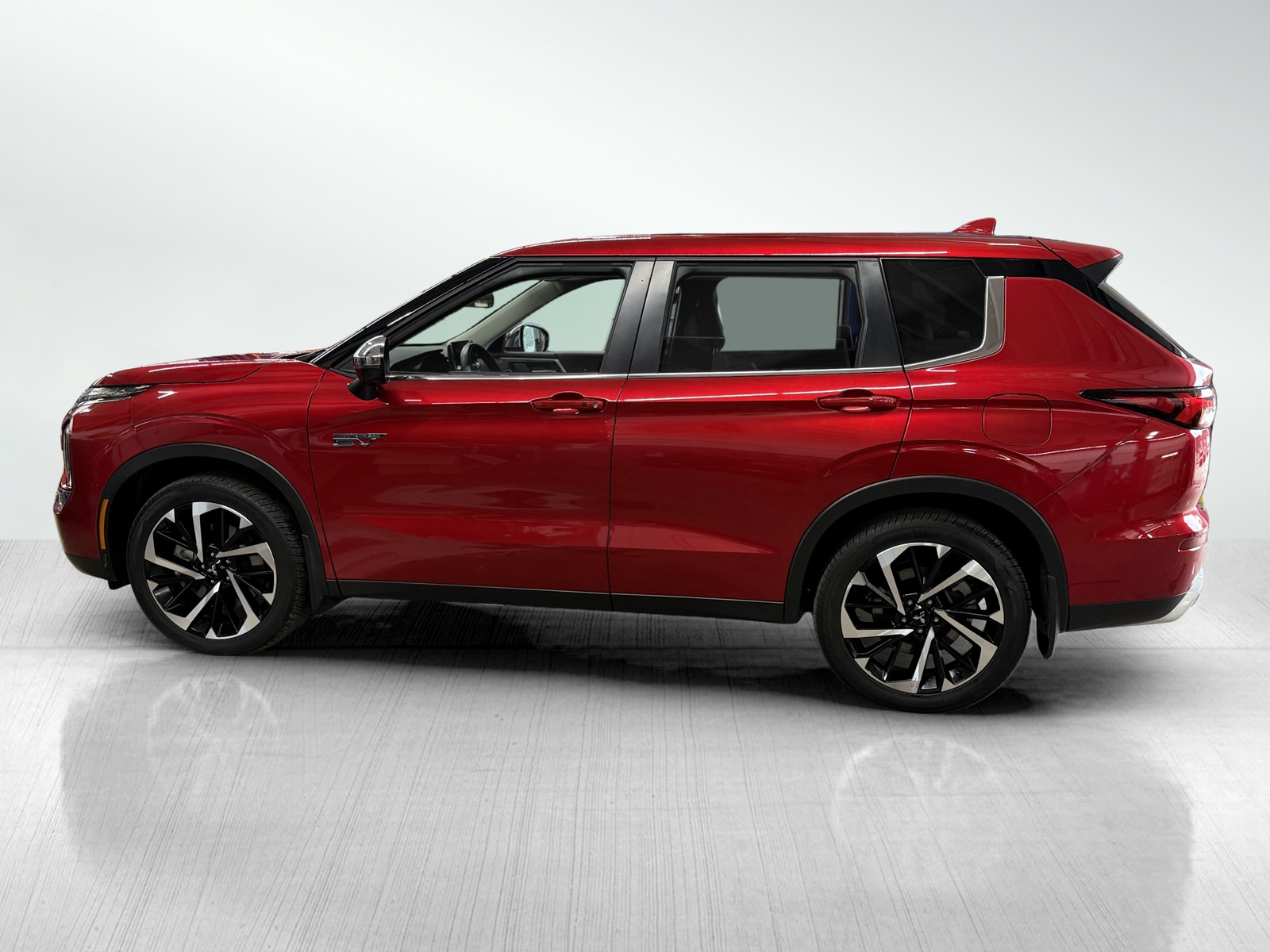 2023 Mitsubishi Outlander PHEV SE photo 3
