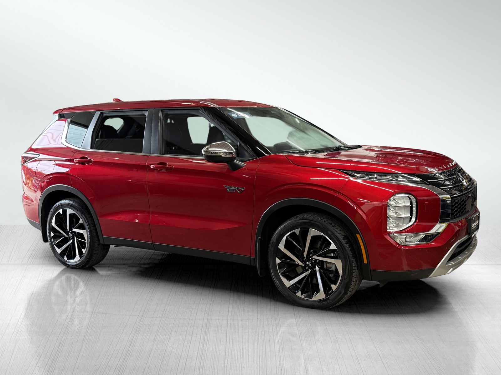 2023 Mitsubishi Outlander PHEV SE photo 4