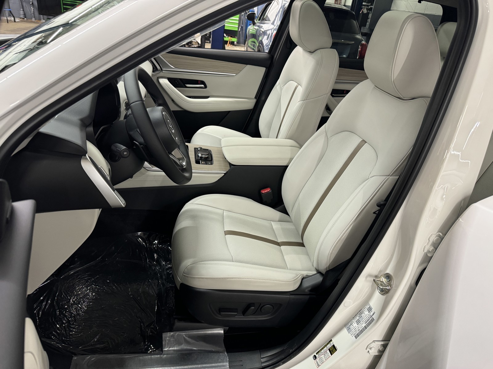 2025 Mazda CX-90 Premium Plus photo 9