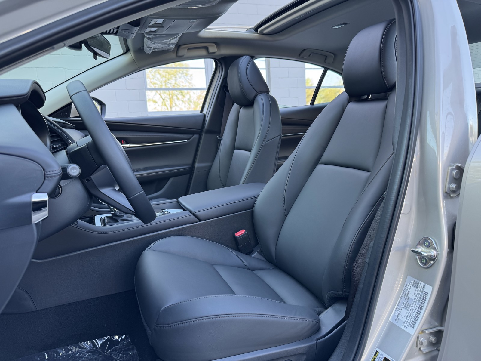 2025 Mazda Mazda3 Sedan 2.5 s Preferred photo 9