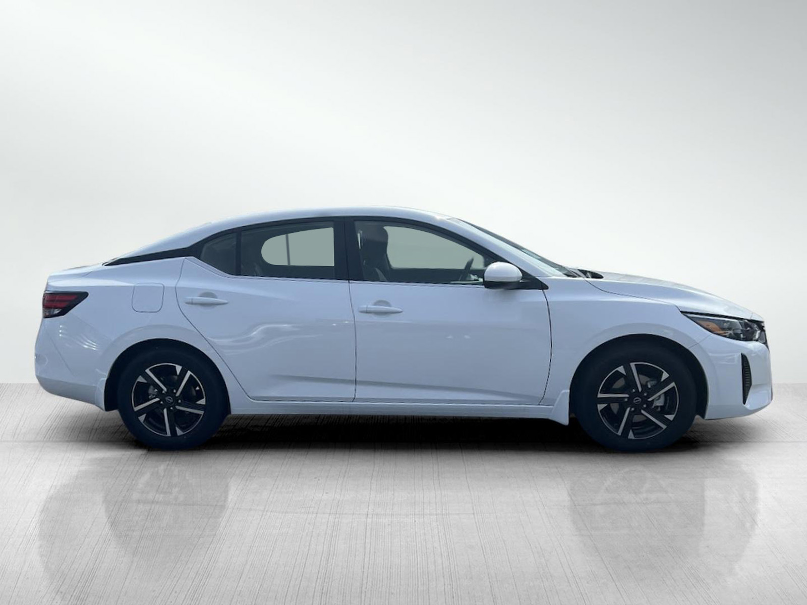2025 Nissan Sentra SV photo 4