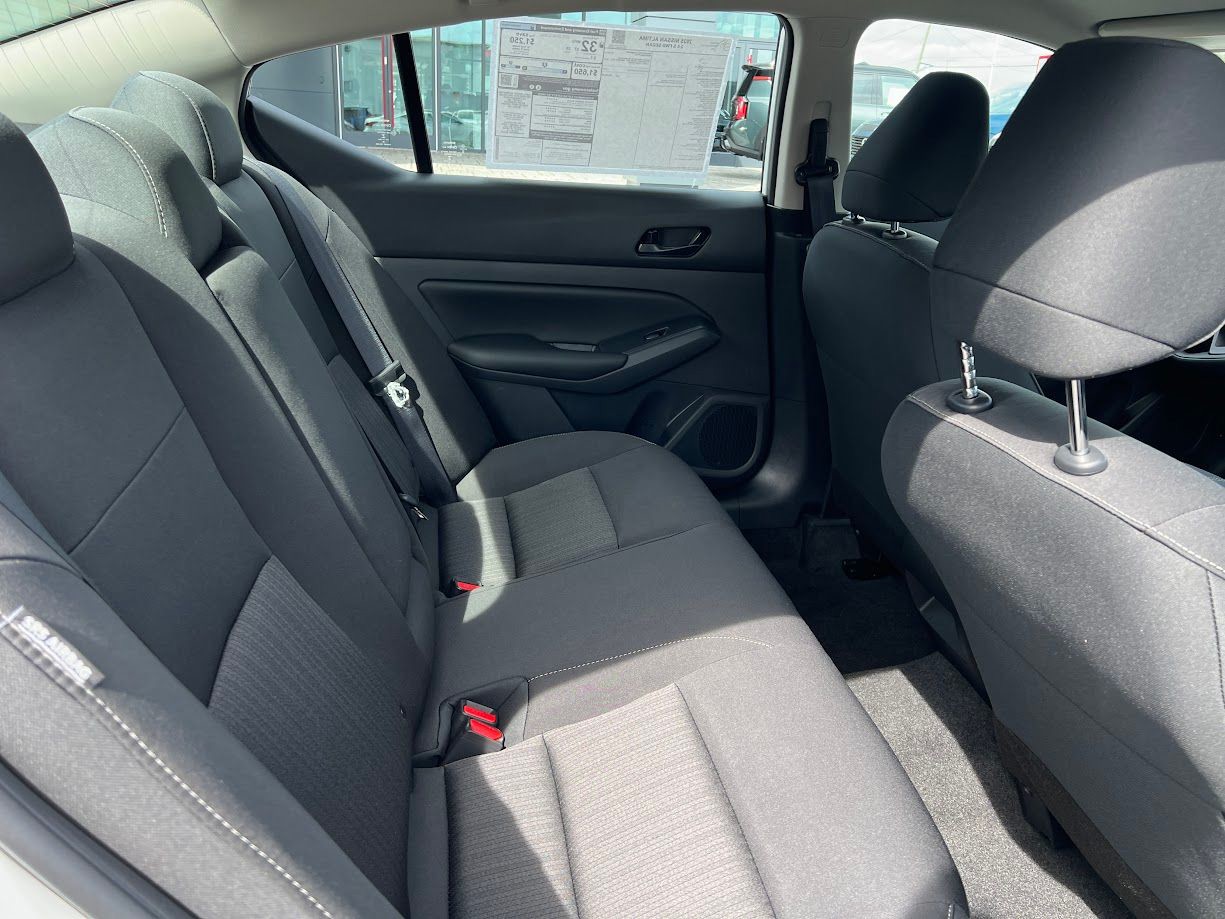 2025 Nissan Altima S photo 10