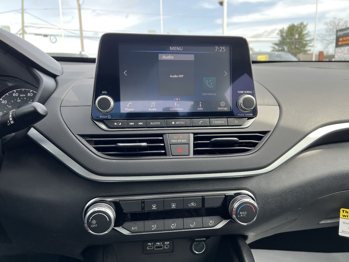 2025 Nissan Altima S photo 15