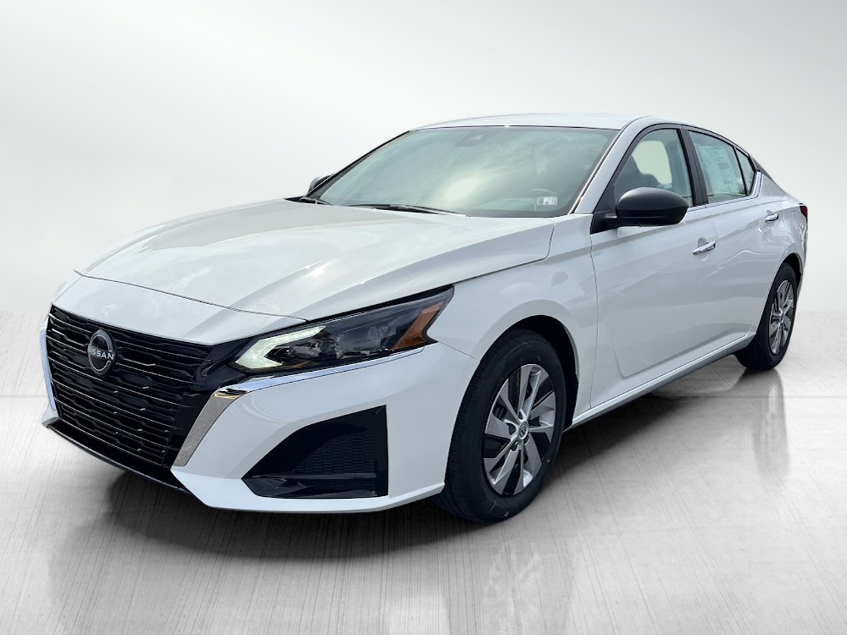 2025 Nissan Altima S photo 2