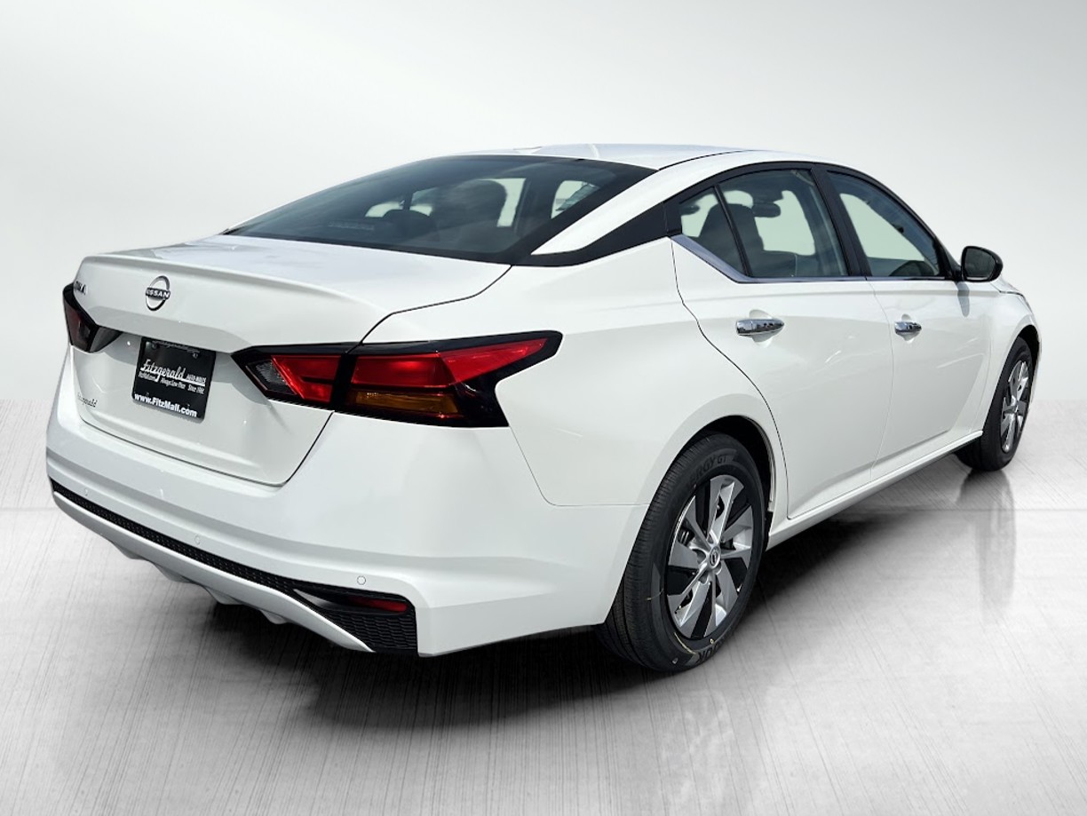 2025 Nissan Altima S photo 8