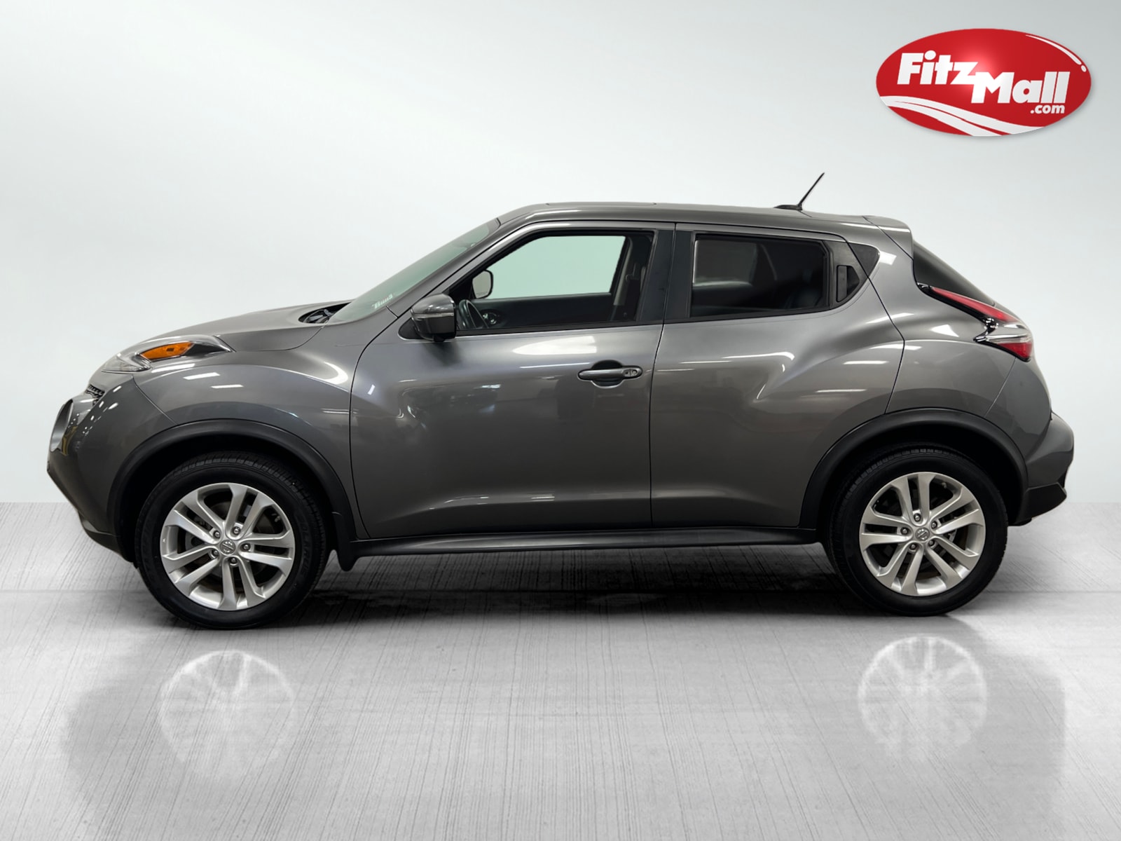 2015 Nissan Juke SL photo 3