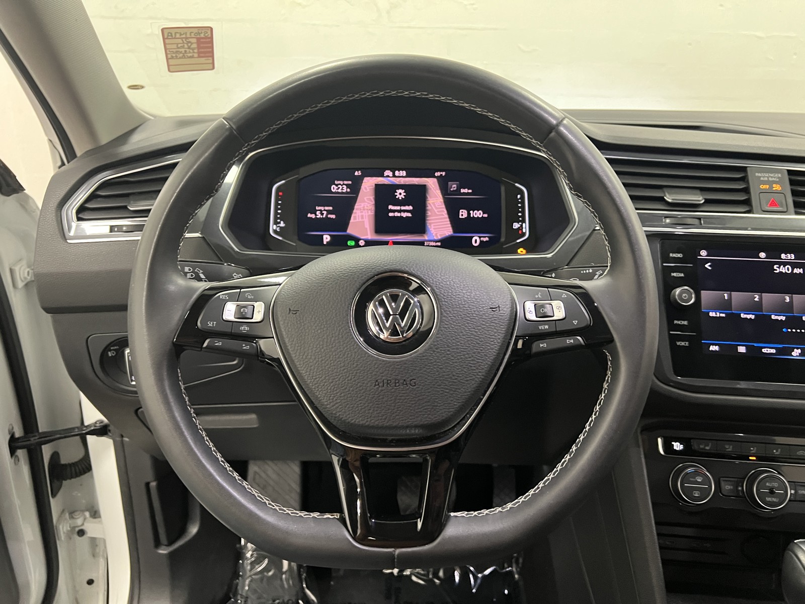 2021 Volkswagen Tiguan SEL photo 17