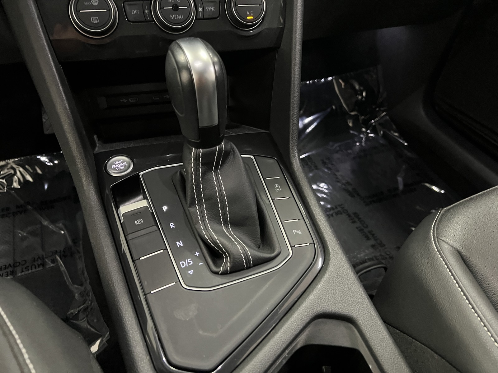 2021 Volkswagen Tiguan SEL photo 19