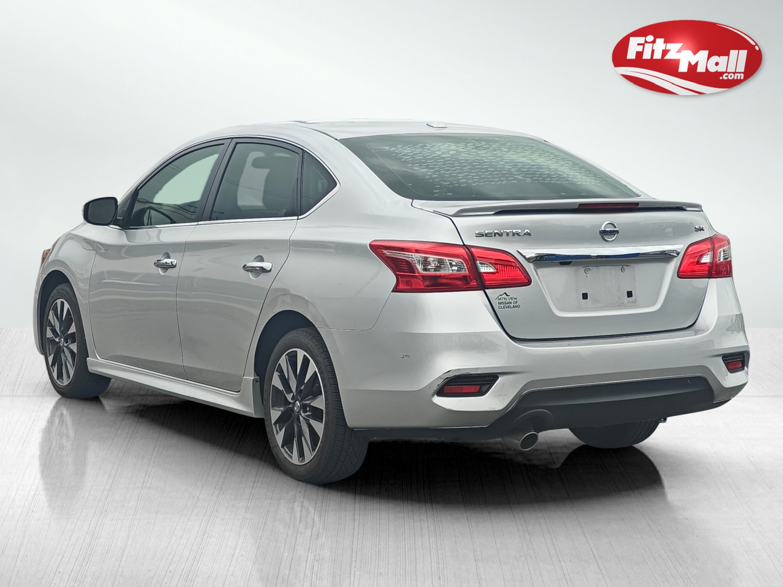 2019 Nissan Sentra SR photo 3