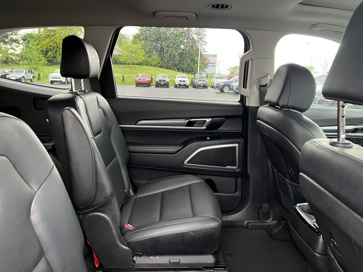 2022 Kia Telluride S photo 17