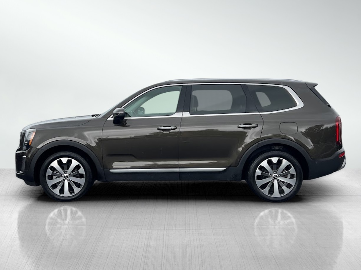2022 Kia Telluride S photo 3