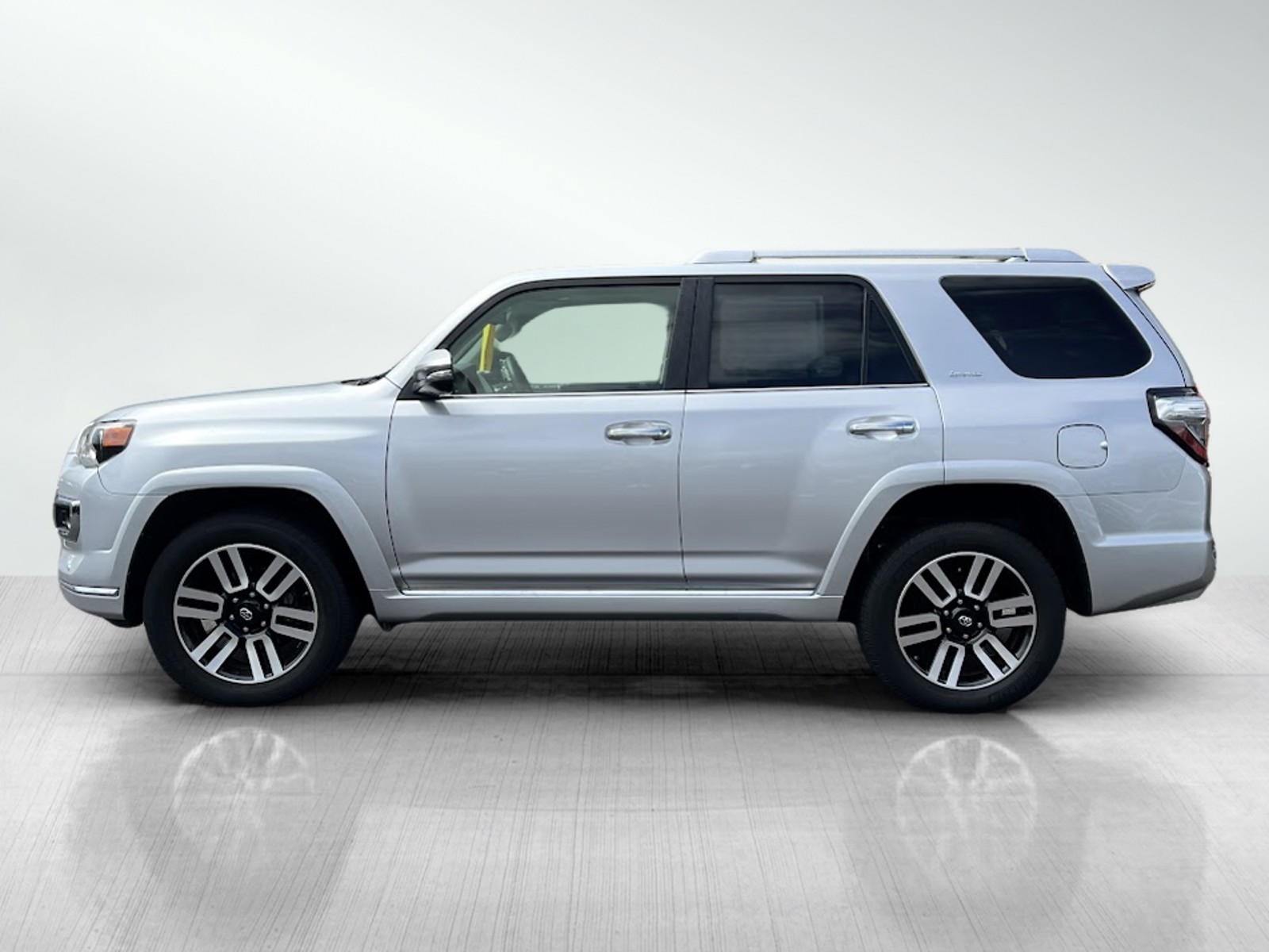 2017 Toyota 4Runner Limited photo 3