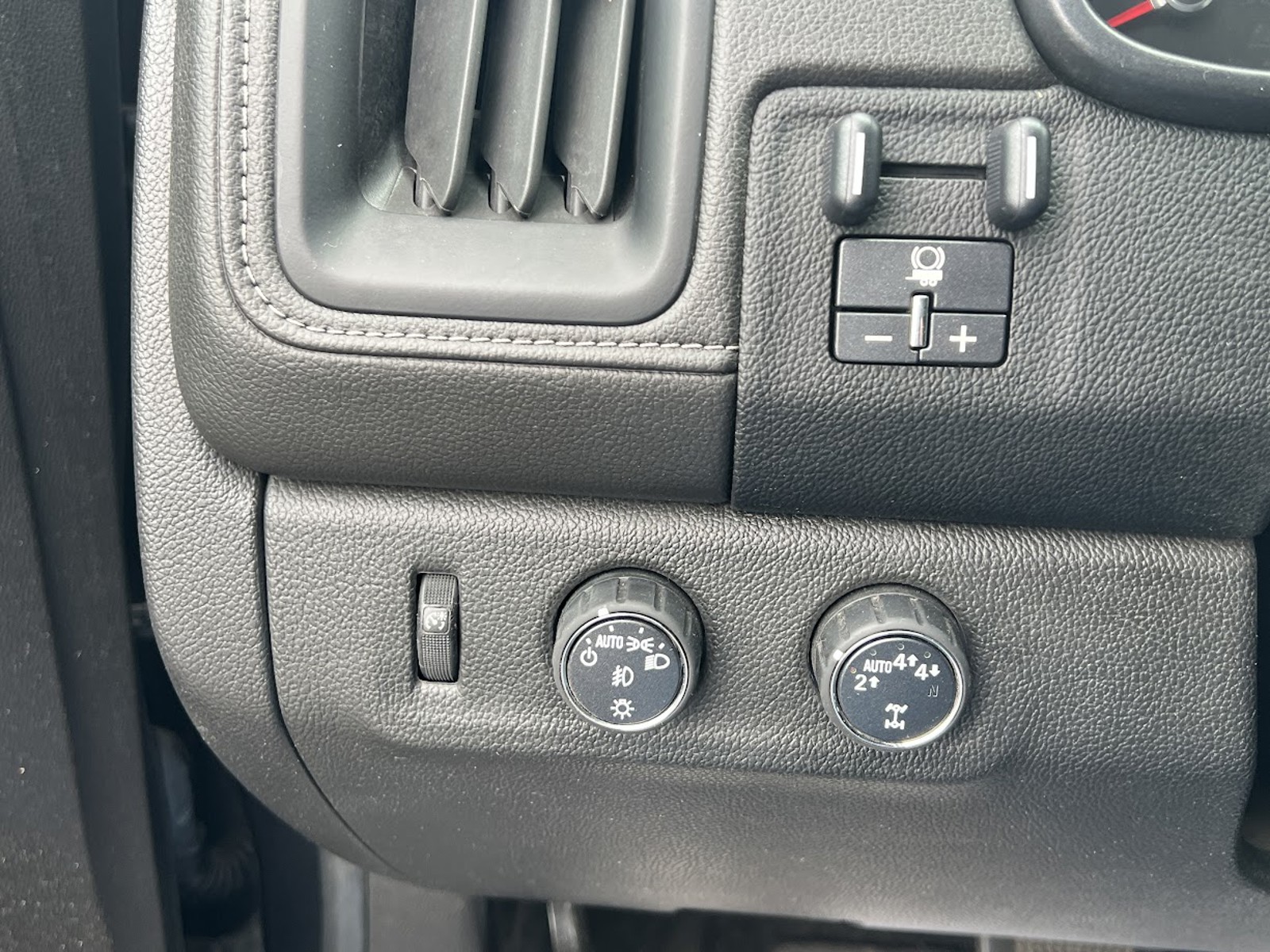 2018 Gmc Canyon SLE photo 18
