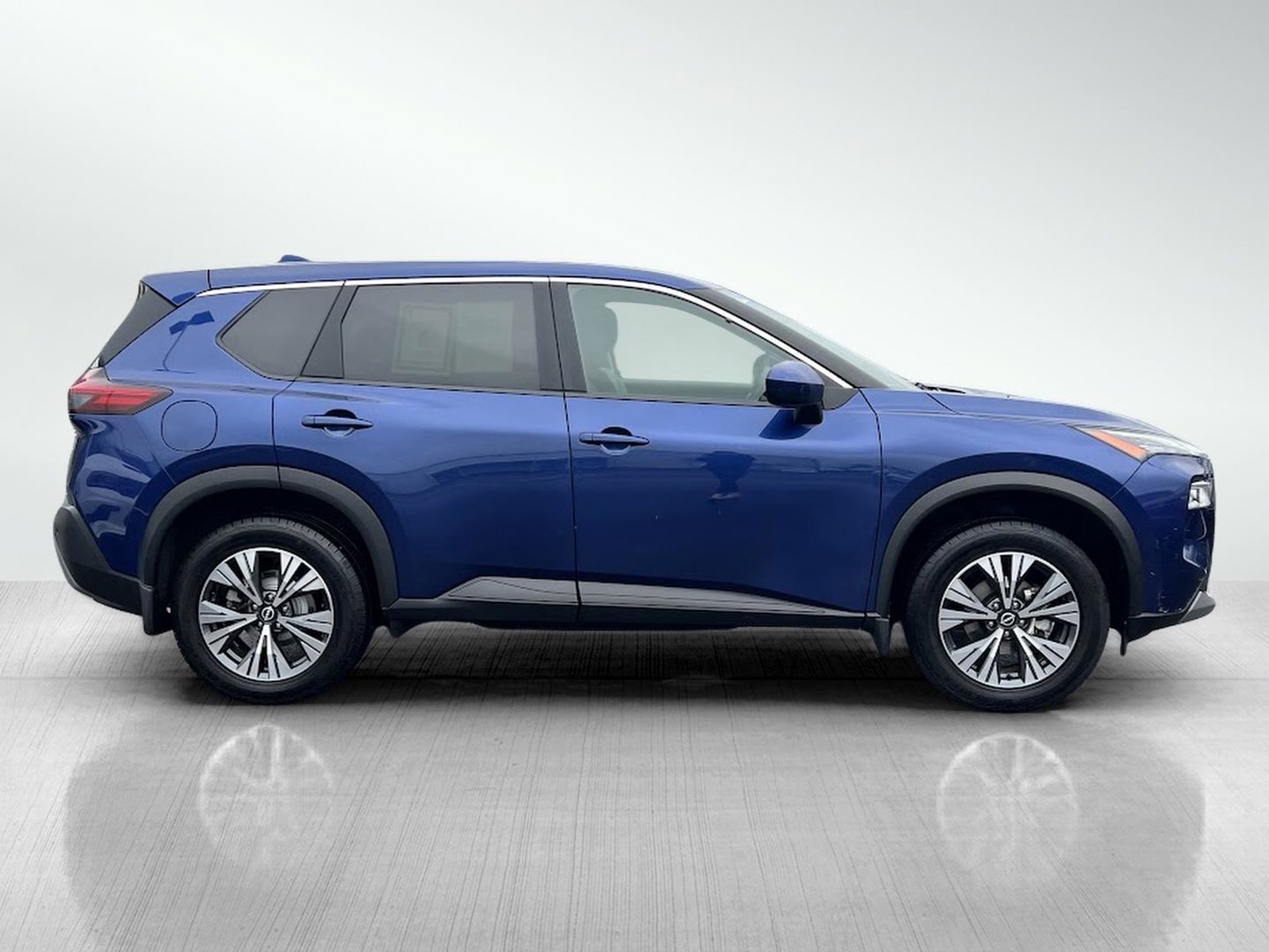 2023 Nissan Rogue SV photo 4