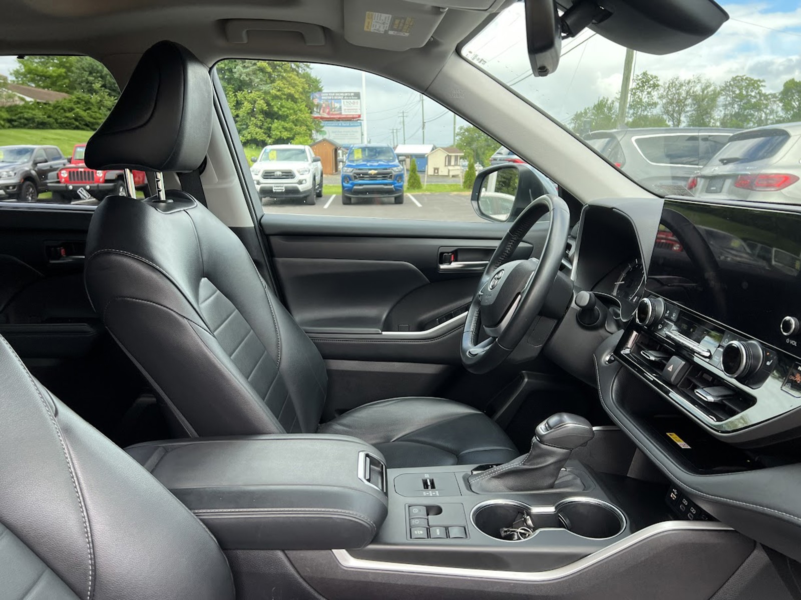 2023 Toyota Highlander XSE photo 17