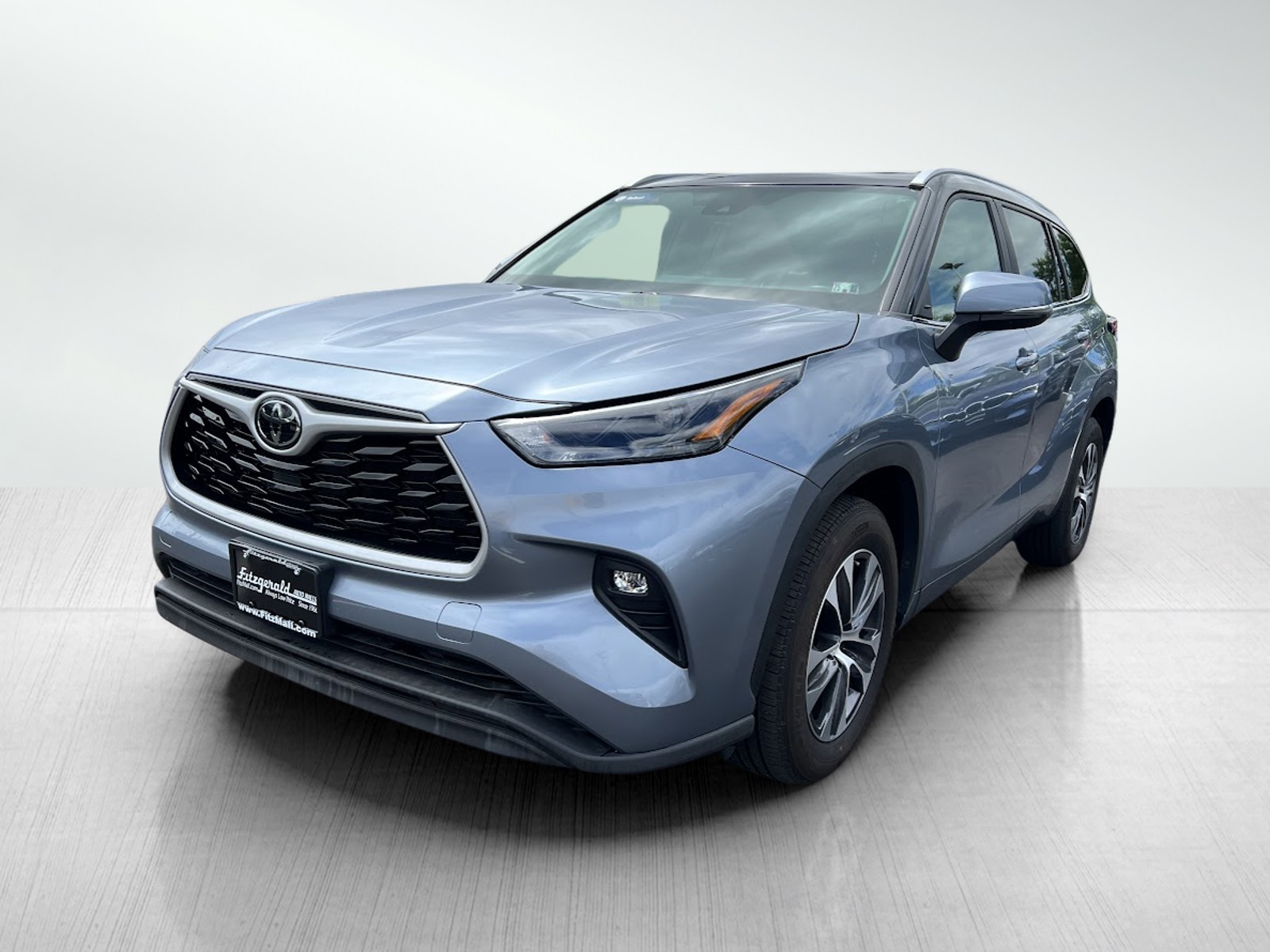 2023 Toyota Highlander XSE photo 2