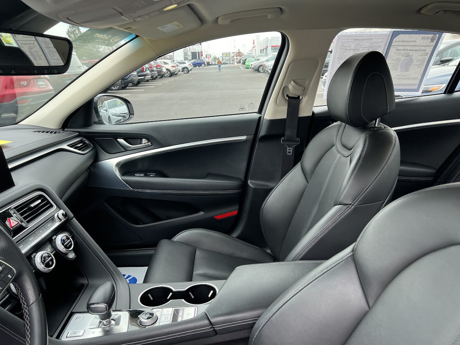2023 Genesis G70 2.0T photo 13