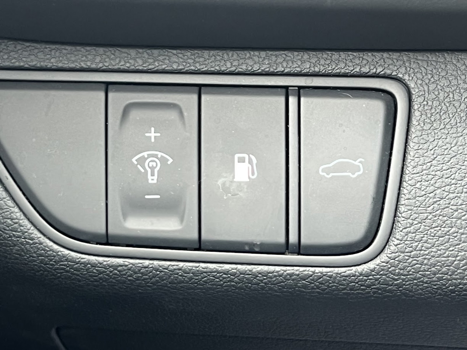 2023 Genesis G70 2.0T photo 25
