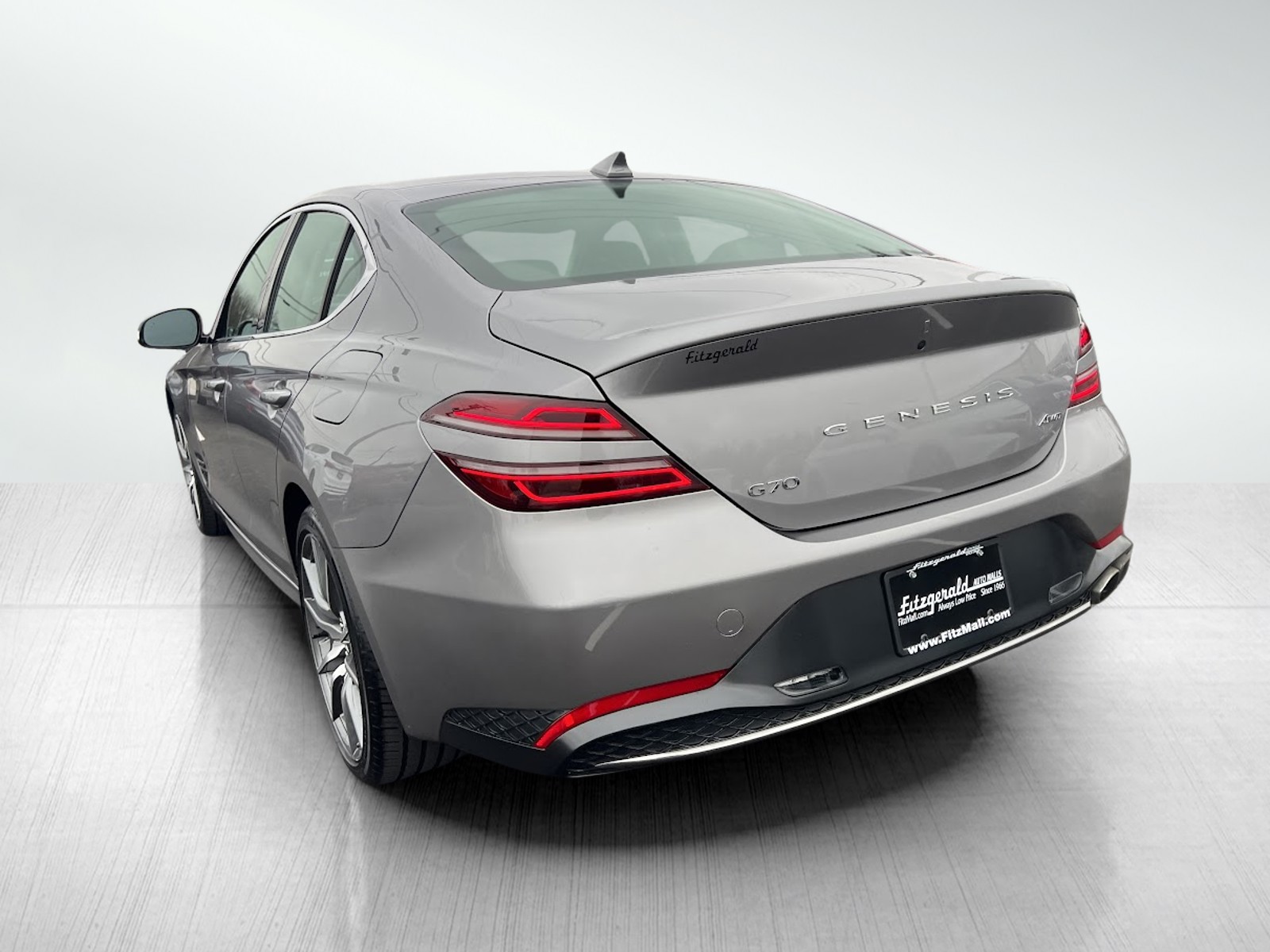 2023 Genesis G70 2.0T photo 8