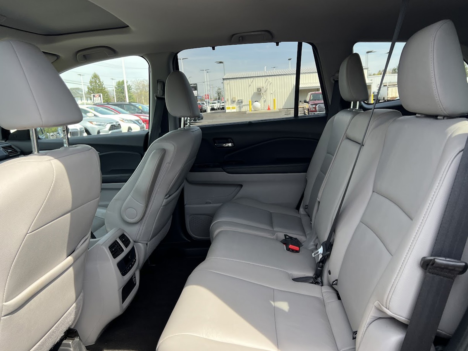 2021 Honda Pilot Special Edition photo 14