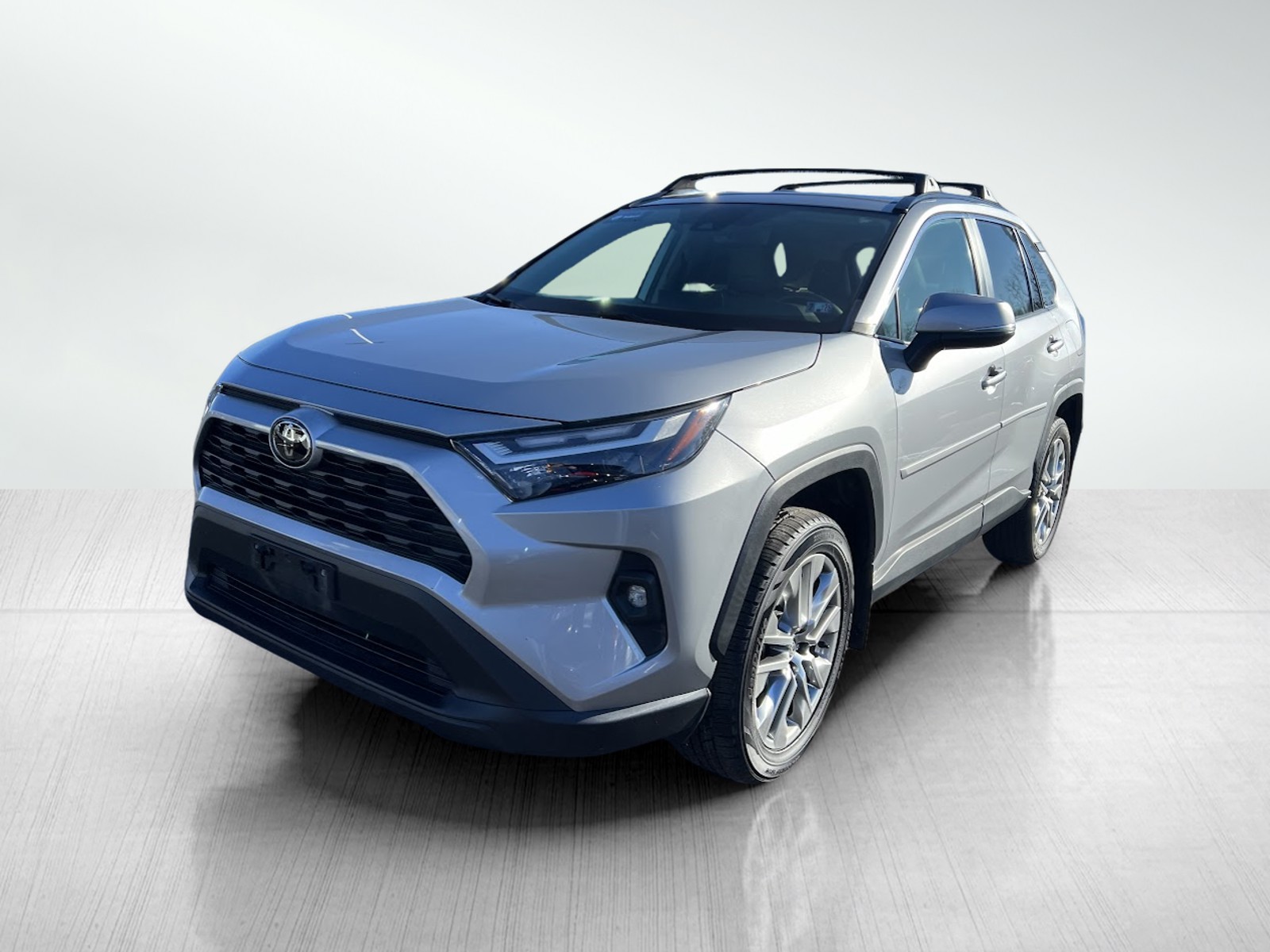 2023 Toyota RAV4 XLE Premium photo 2