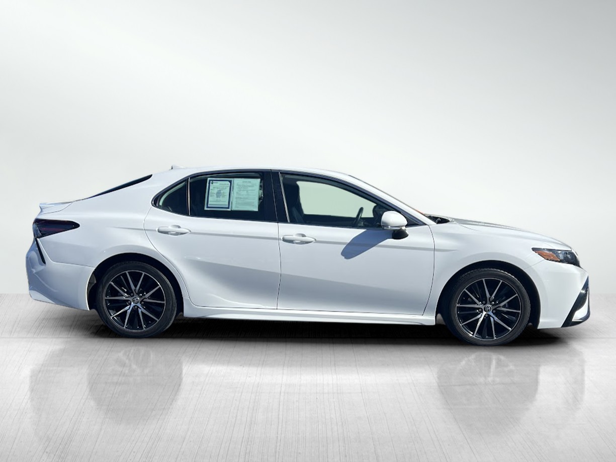 2023 Toyota Camry SE photo 4